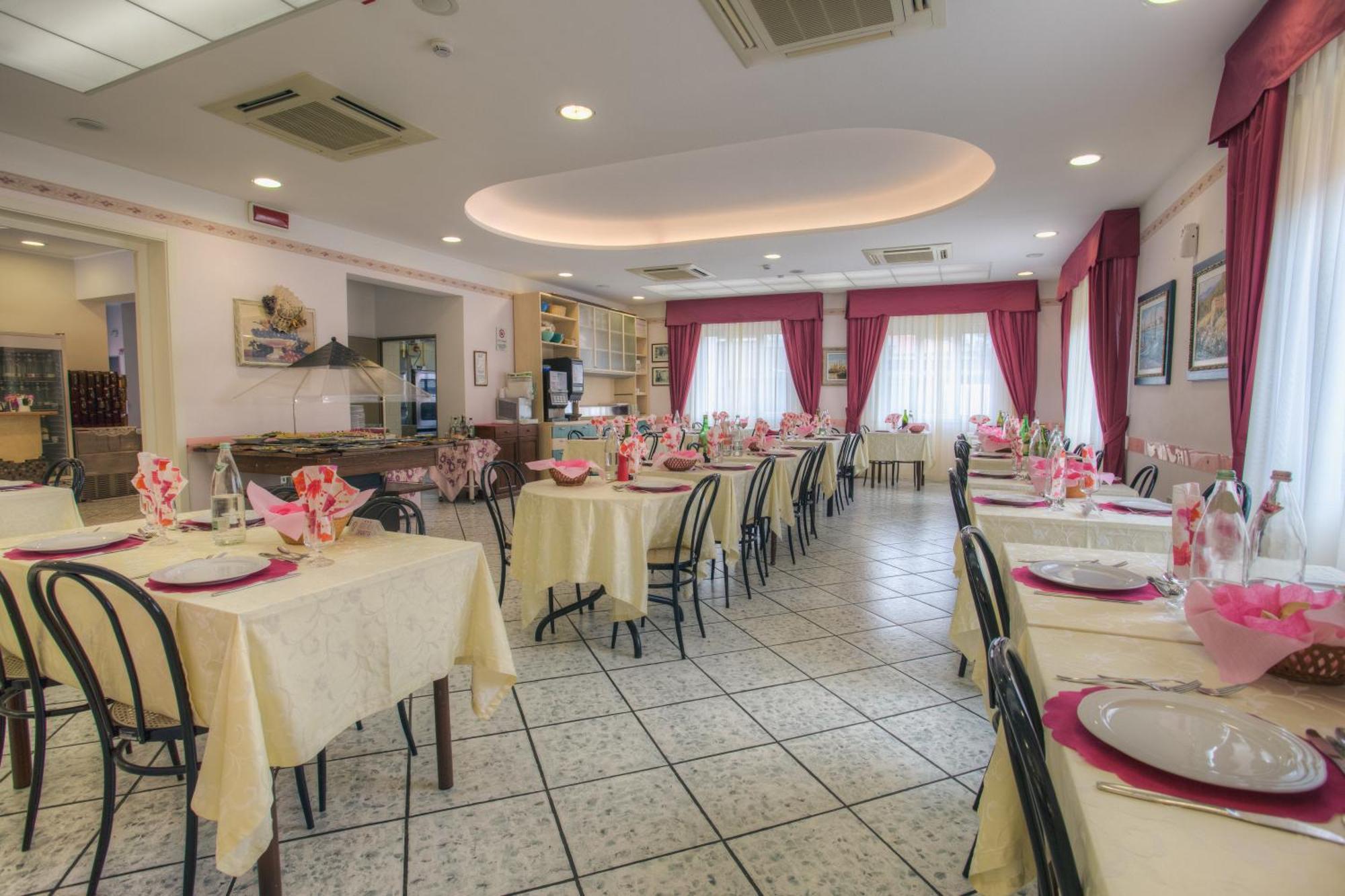 Villa Zavatta "B&B - Rooms & Apartments" Bellaria-Igea Marina Bagian luar foto