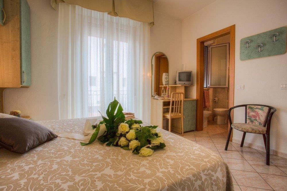 Villa Zavatta "B&B - Rooms & Apartments" Bellaria-Igea Marina Bagian luar foto